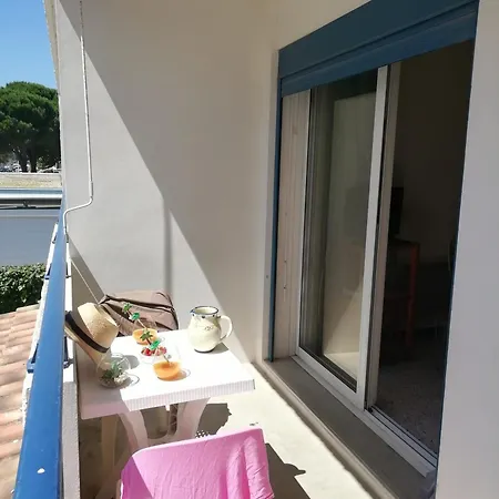 Le Triolet Apartment *
