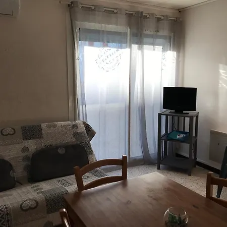Le Triolet Apartment *